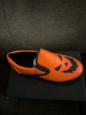 SLYPT JACKOLANTERN - Orange Slip-On Shoe size 8